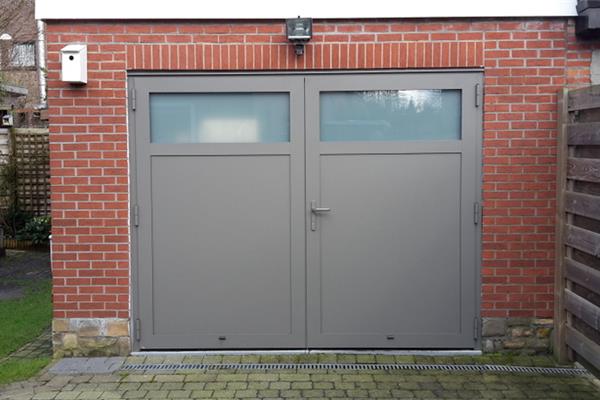 Dubbele deur met paneel en mat glas